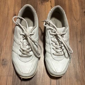 White leather work shoes - slip resistant